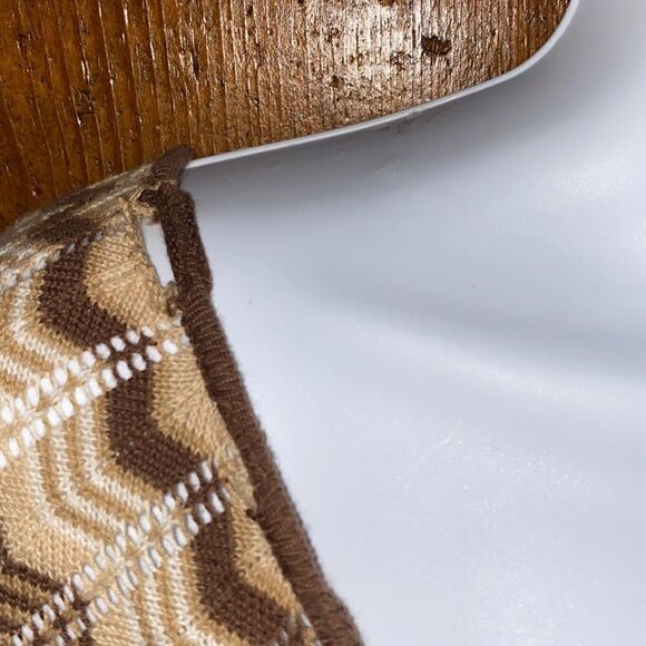 Liz Claiborne. AXCESS. Knit Top Size M - Picture 4 of 5